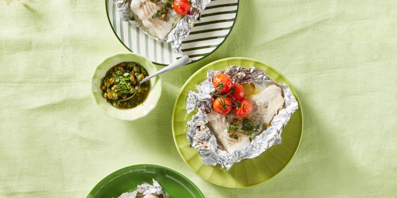 Tomaat-vispakketje met basilicumsalsa