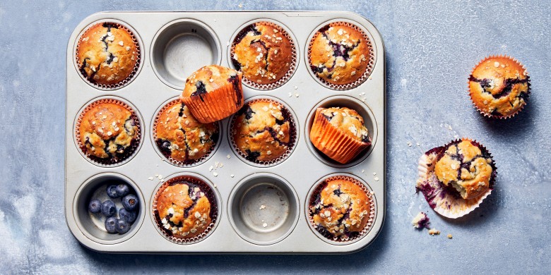 Yoghurtmuffins met bessen en havermout