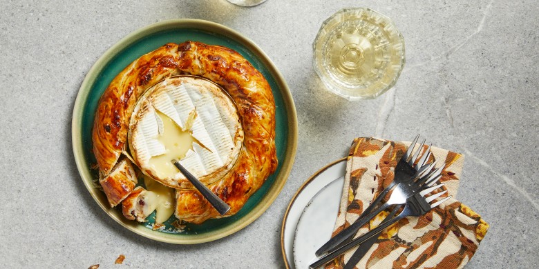 Camembert in bladerdeegkrans