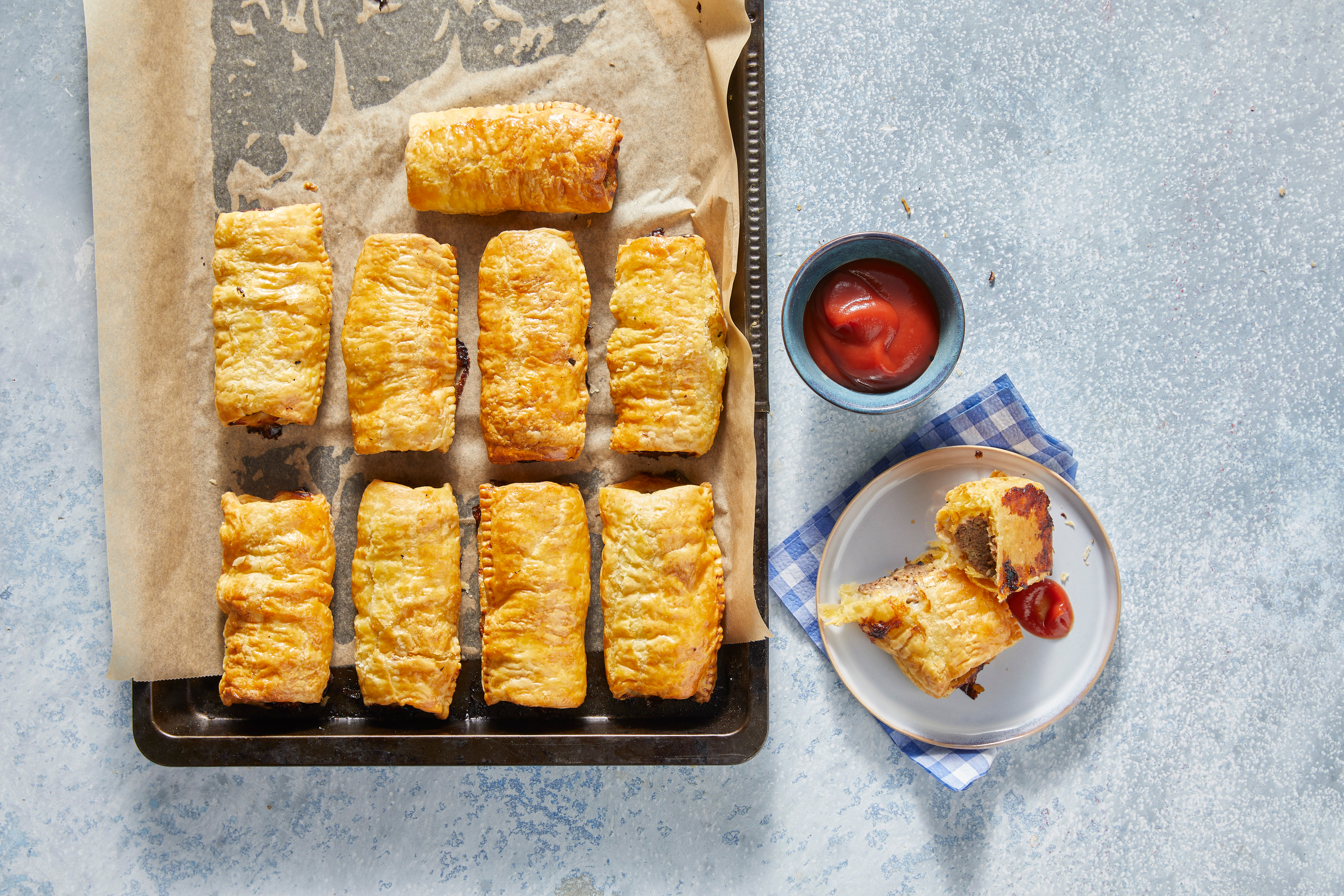 Saucijzenbroodjes met appel