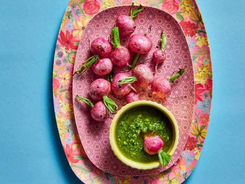 Geroosterde radijs en loofpesto met geitenkaas