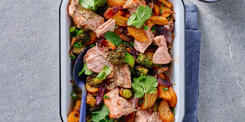 Ovenschotel met zalm, aardappel en broccoli