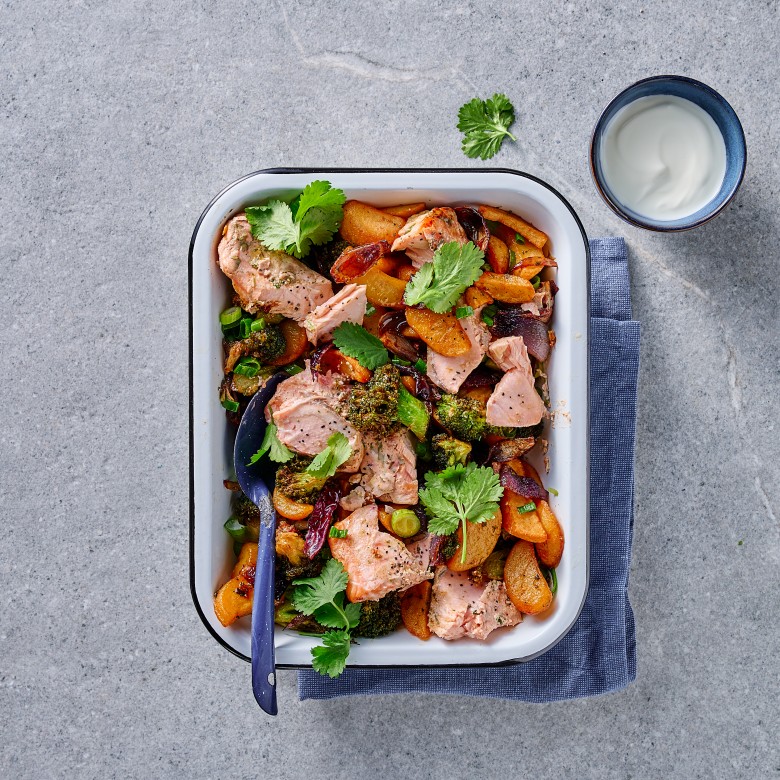 Ovenschotel met zalm, aardappel en broccoli