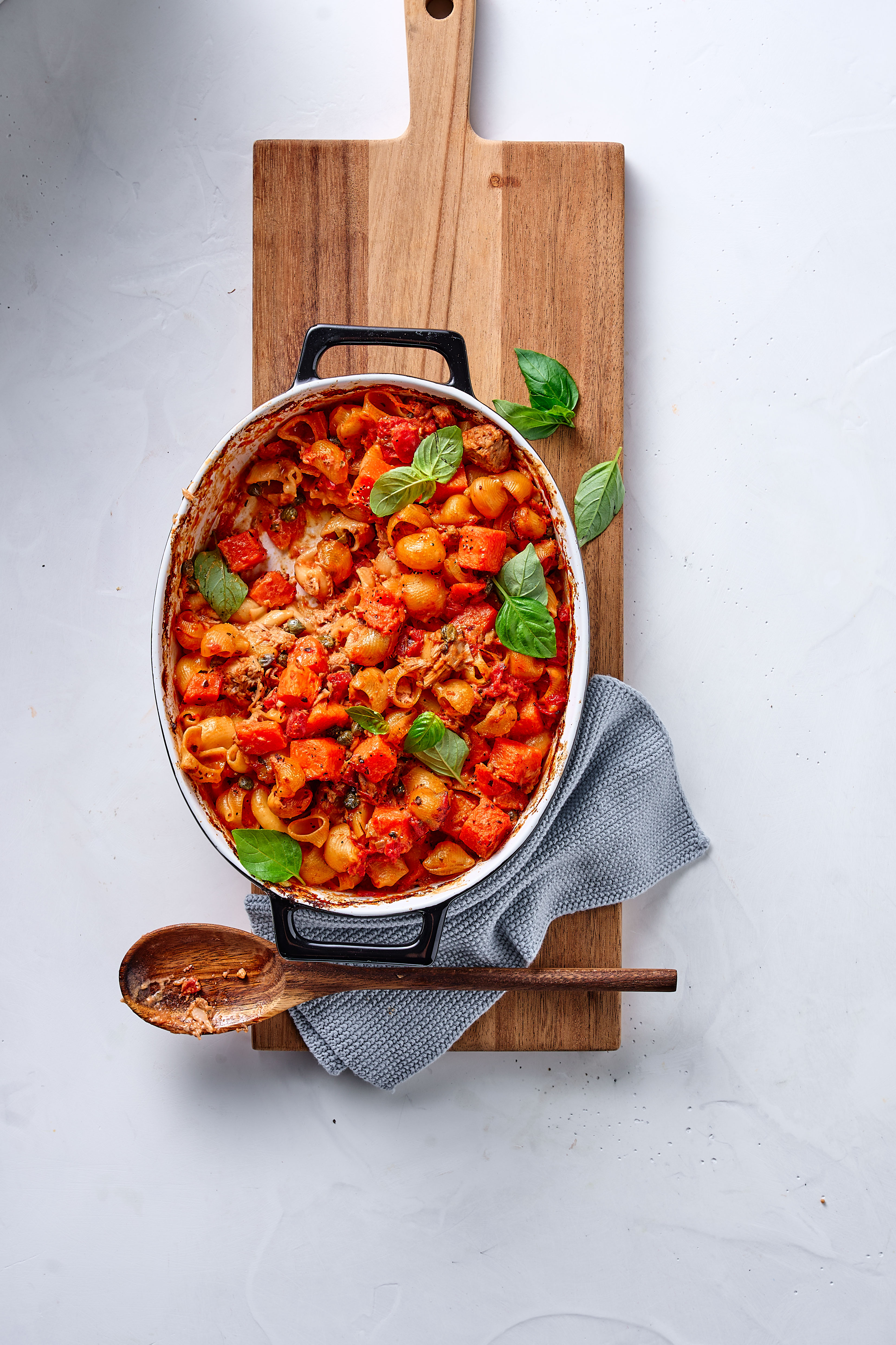 Pasta-pompoenschotel met tonijn en kappertjes