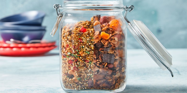 Hartige granola met rozemarijn