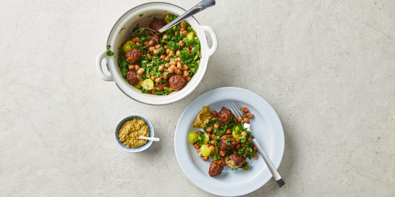 Hollandse vegaballetjes met boerenkool en kapucijners