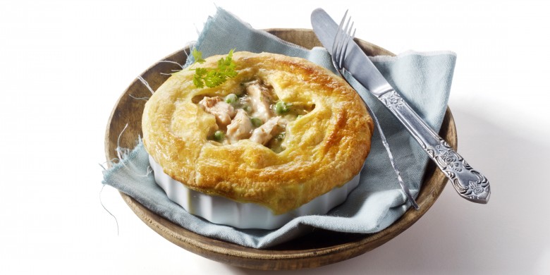 Pastei met roze zalm en doperwtjes