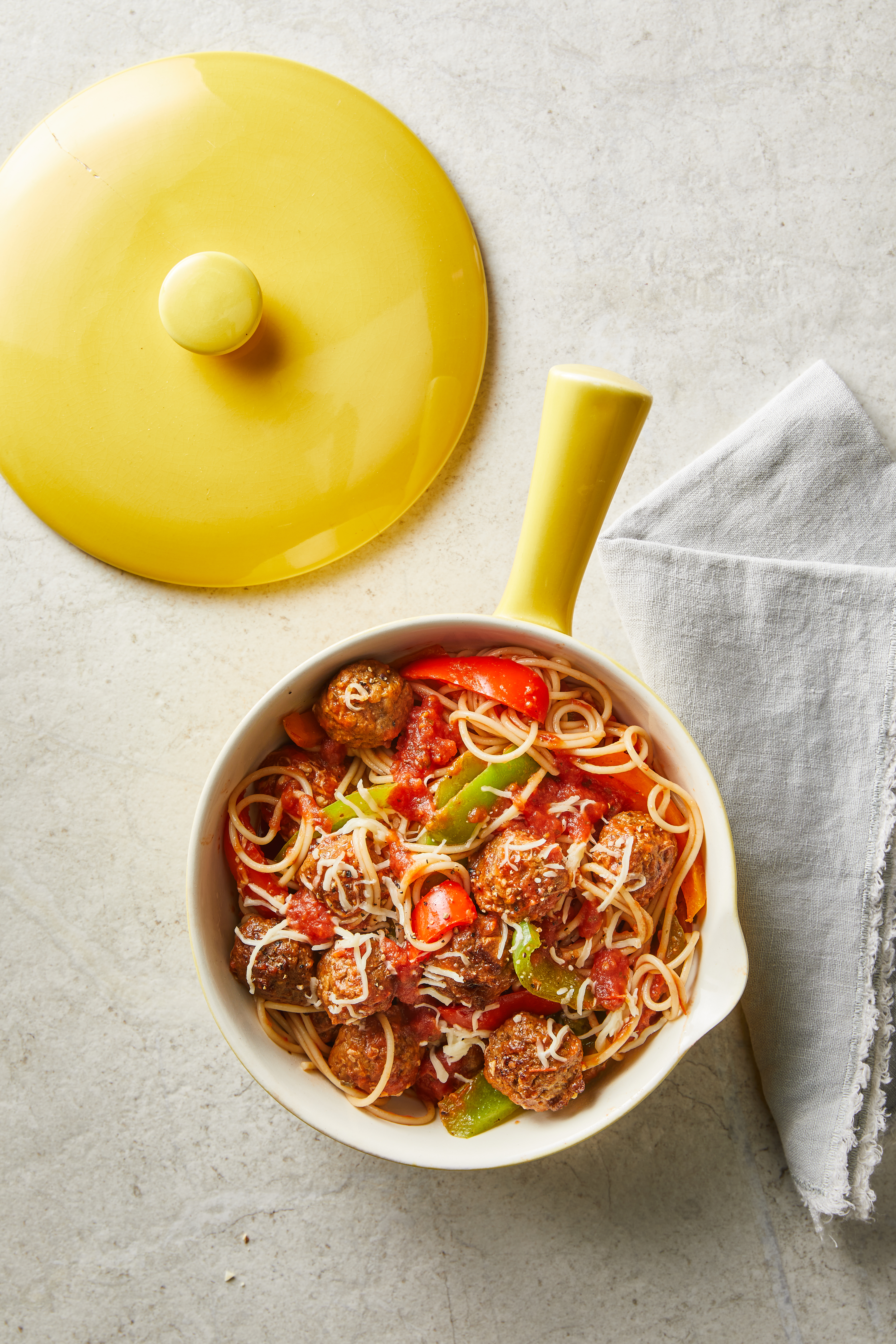 Spaghetti met vegaballetjes in tomatensaus