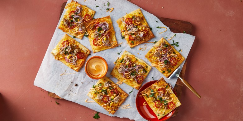 Mini-flammkuchen met tonijn
