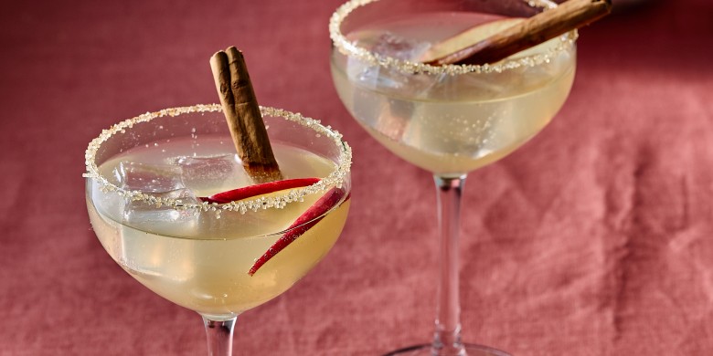 Sparkling apple mocktail