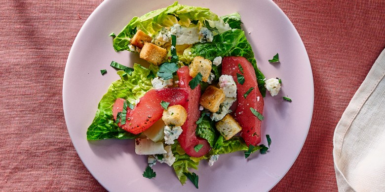 Salade met stoofpeer en blauwe kaas