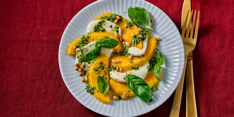 Mango caprese met pestodressing