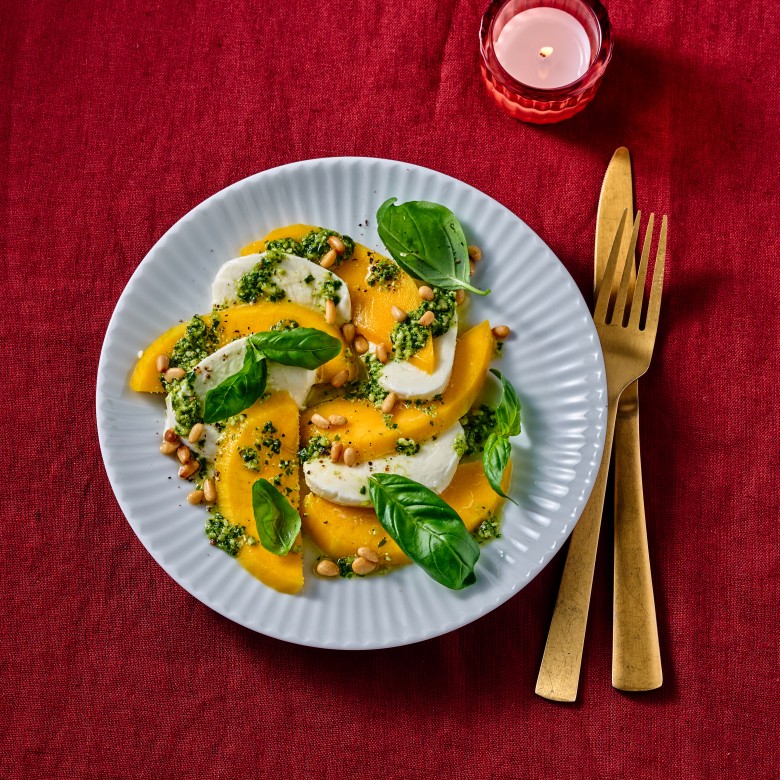 Mango caprese met pestodressing