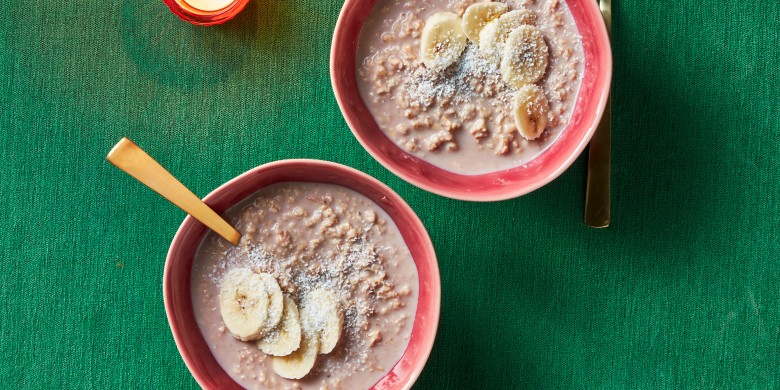 Chocolade-havermout met banaan en kokos