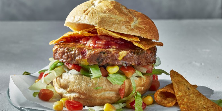 Mexicaanse vegetarische burger met salsa