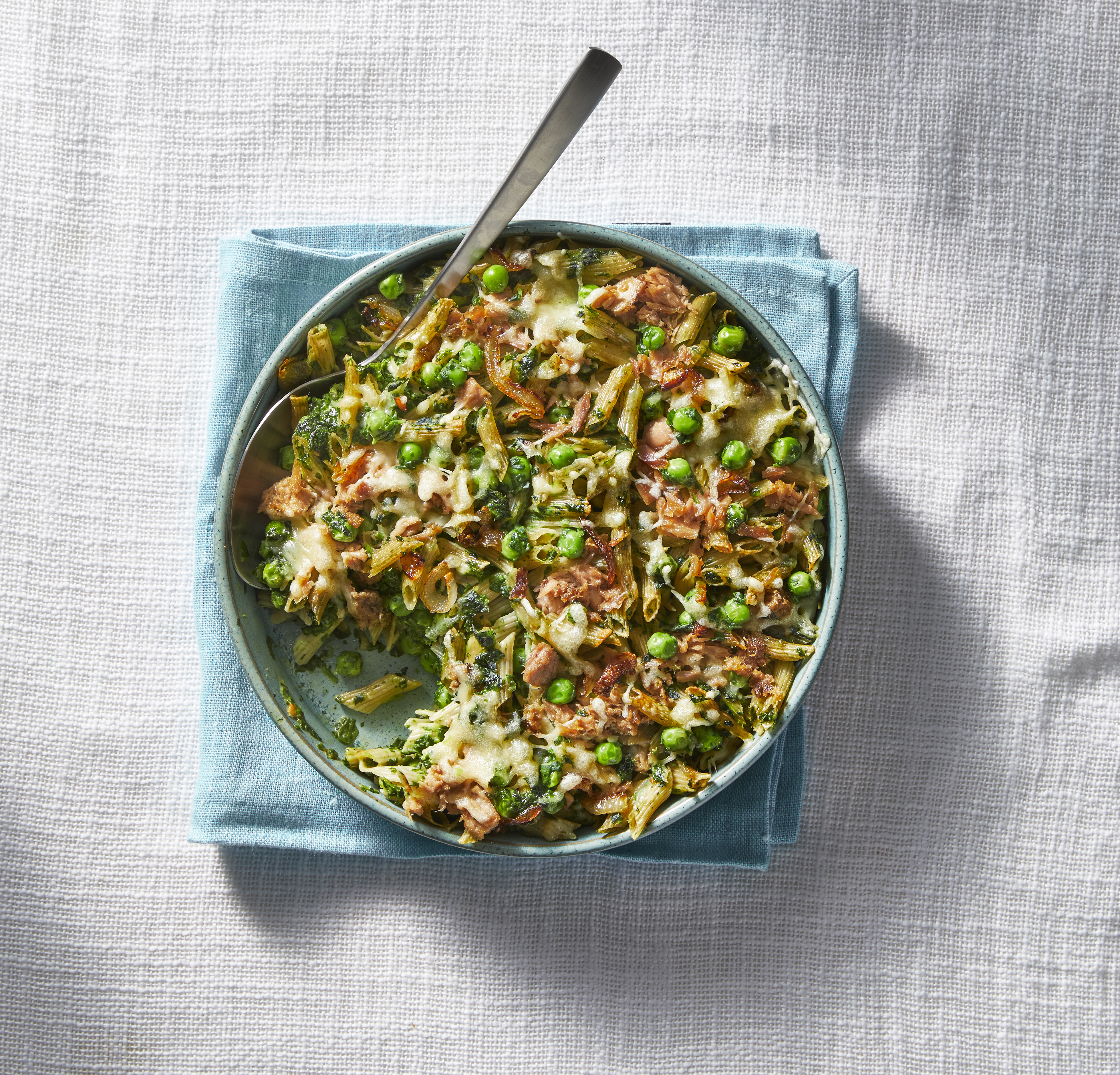 Pasta-ovenschotel met tonijn en spinazie