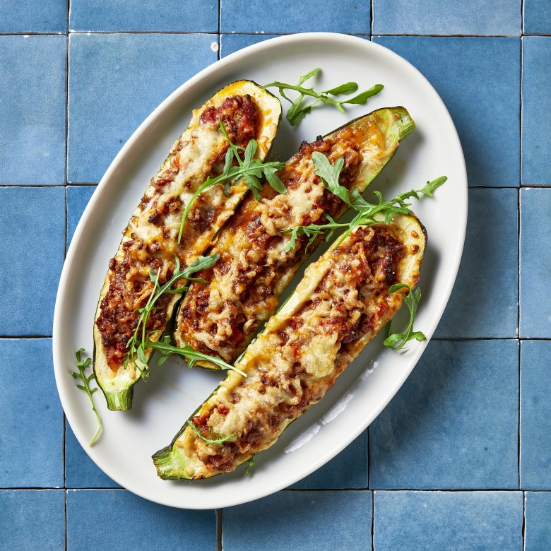 Gevulde courgette met bolognesesaus