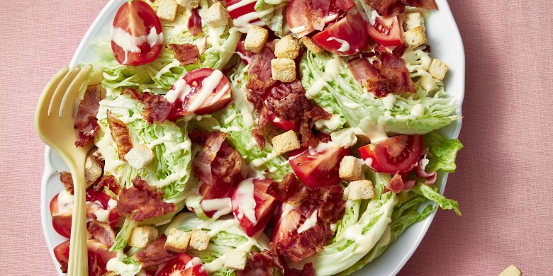 IJsbergsalade met spek en tomaat