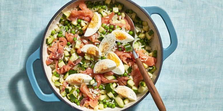 Lenterijstschotel met gerookte zalm en ei