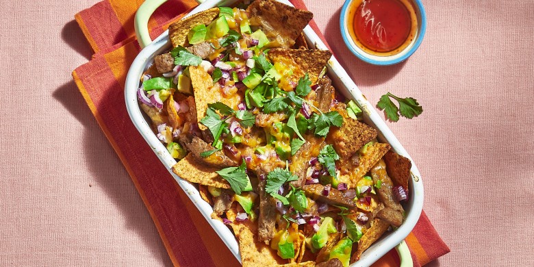 Vega nacho’s met avocado en chilisaus
