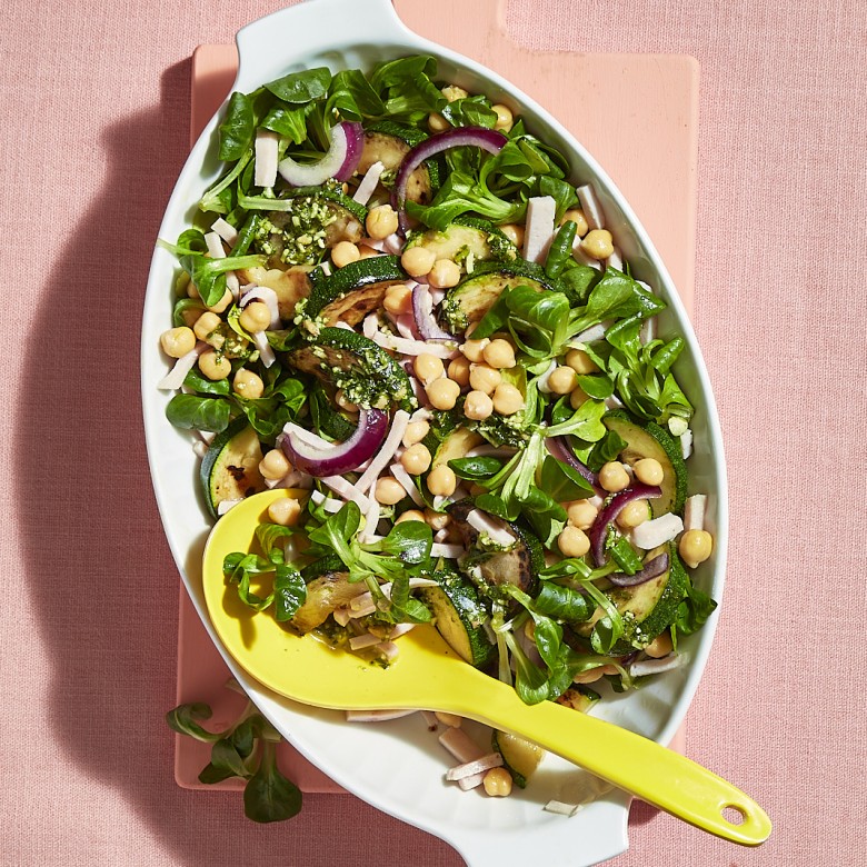 Kikkererwtensalade met kip en courgette