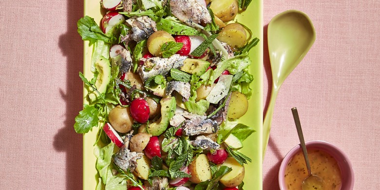 Salade met kriel, avocado en sardines