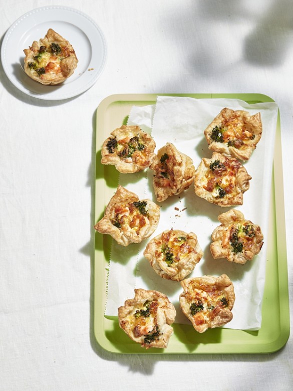 Mini-quiches met broccoli en zalm