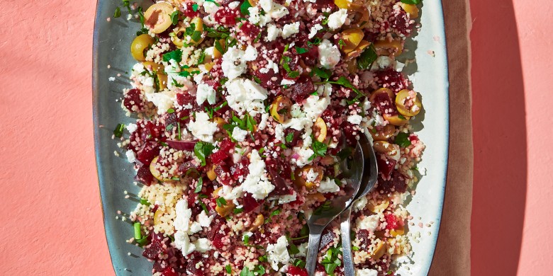 Lauwwarme bietencouscous met olijven en feta