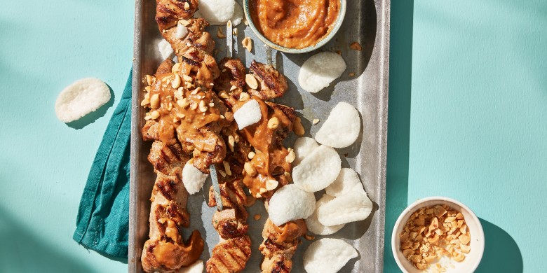 Gegrilde varkenshaassaté met pinda’s