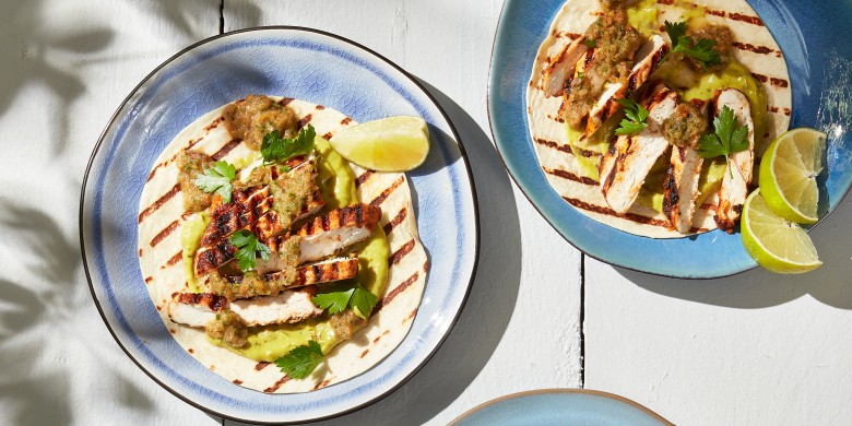 BBQ-taco’s met kip, guacamole en snelle salsa