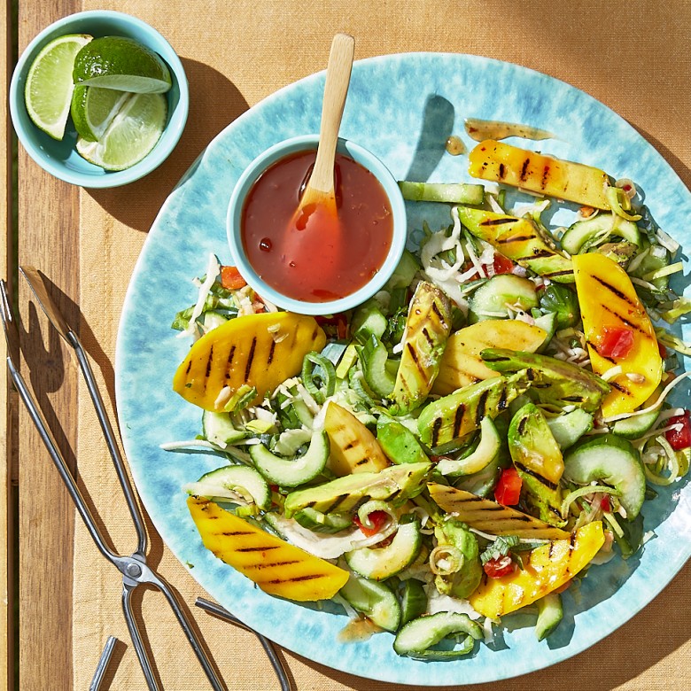 Aziatische salade met gegrilde mango