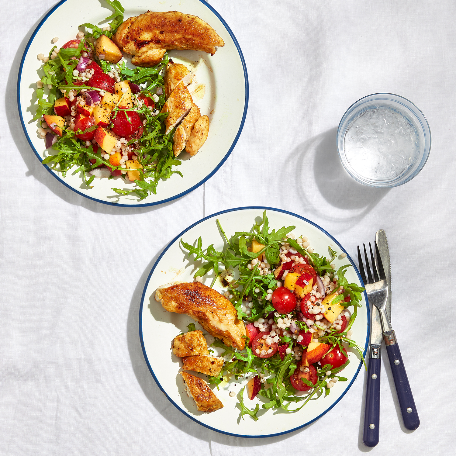 Zomerse parelcouscous met honingkip