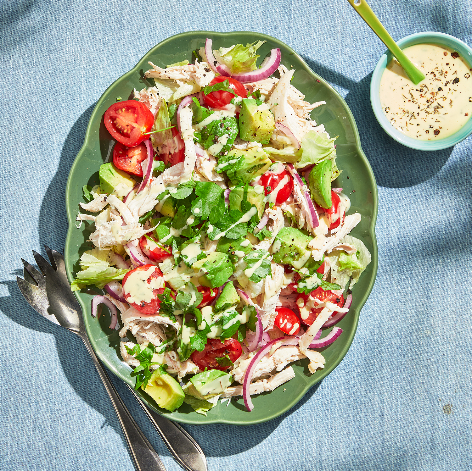 Pulled chicken salade met avocado