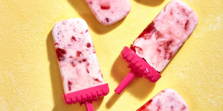 Frambozen-aardbeienijsjes met yoghurt