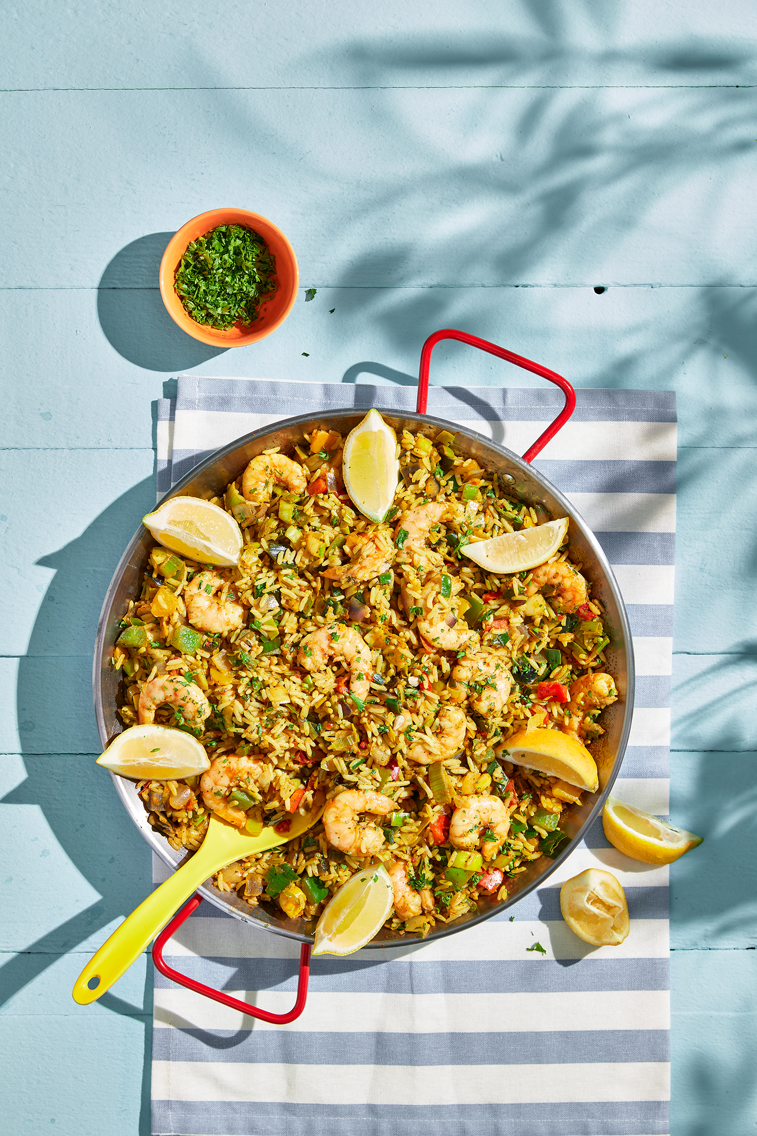 Campingpaella met garnalen en groenten