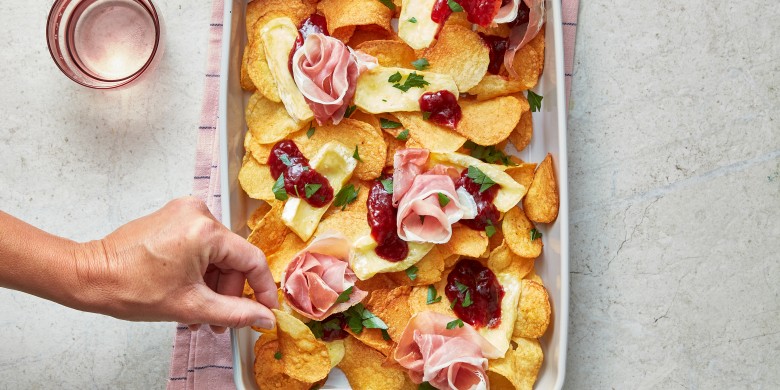 Loaded chips met brie, jam en parmaham 