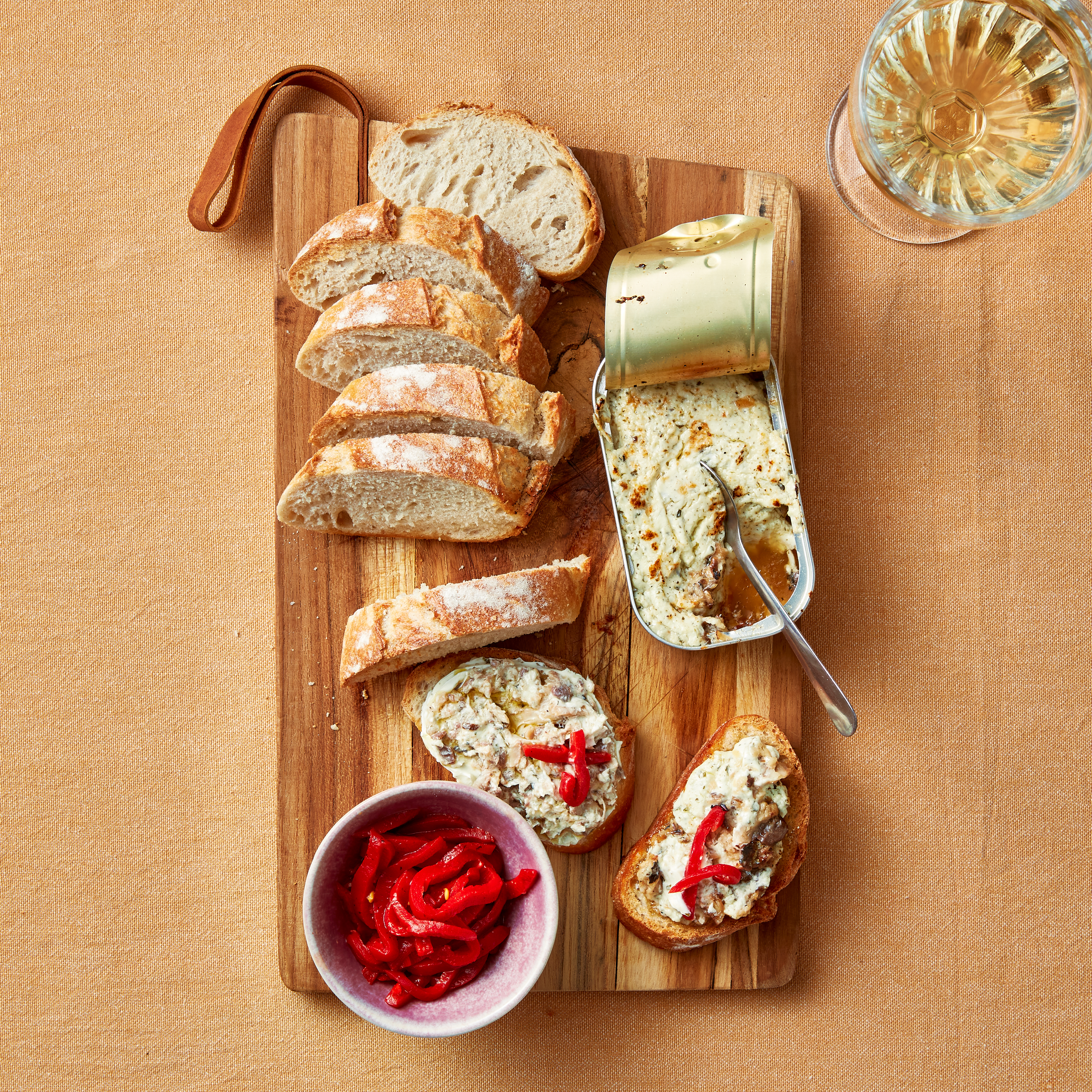 Sardinedip met stokbrood