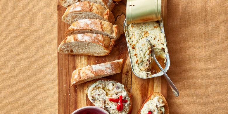 Sardinedip met stokbrood