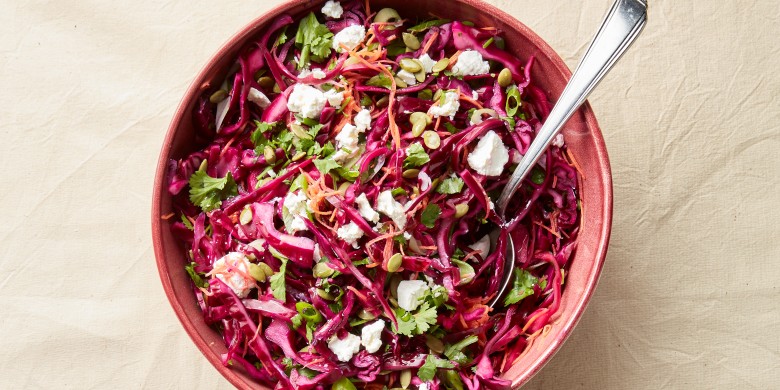 Rodekoolsalade met geitenkaas