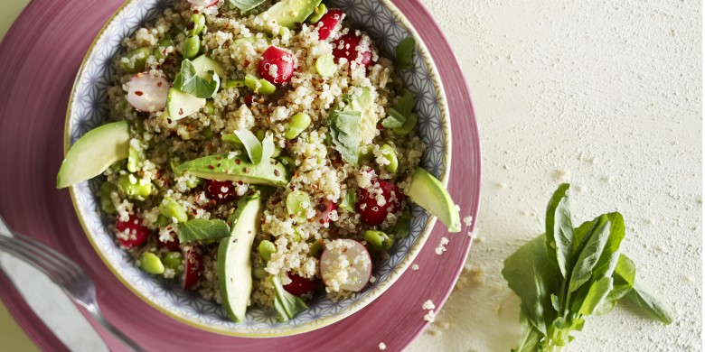 Quinoasalade met avocado en tuinbonen