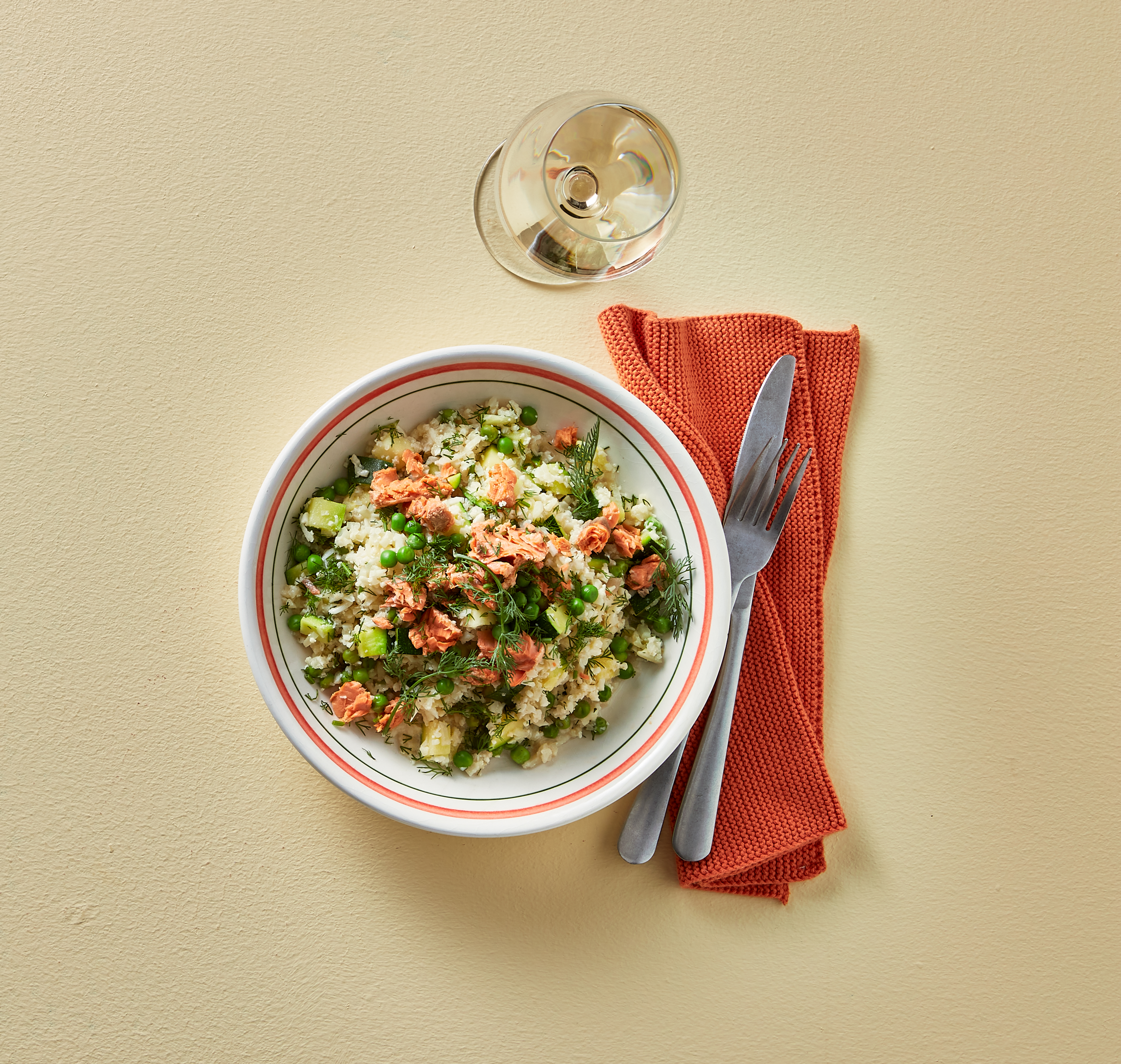 Groene bloemkoolrisotto met zalm, courgette en witte wijn