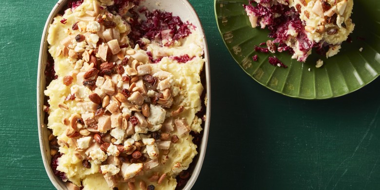 Rodekool ovenschotel met peer en feta