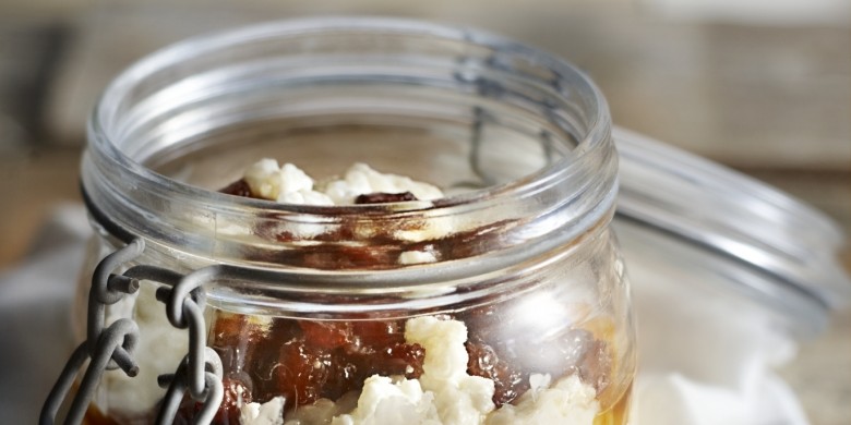 Rijstebrij met rozijnensaus