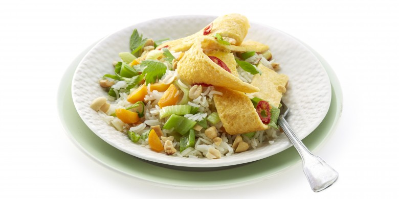 Rijstschotel met omelet