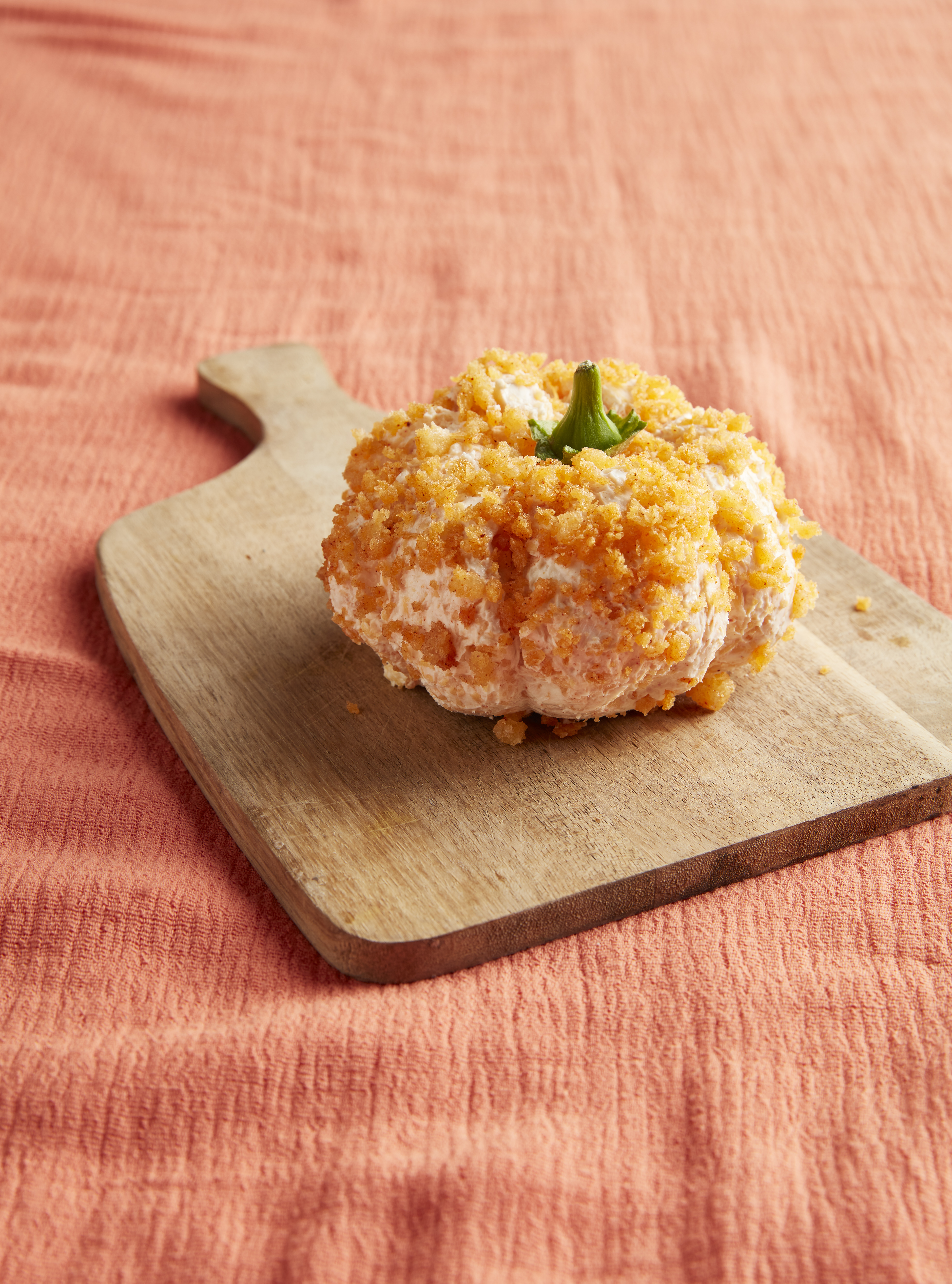Pumpkin shaped kaasdip