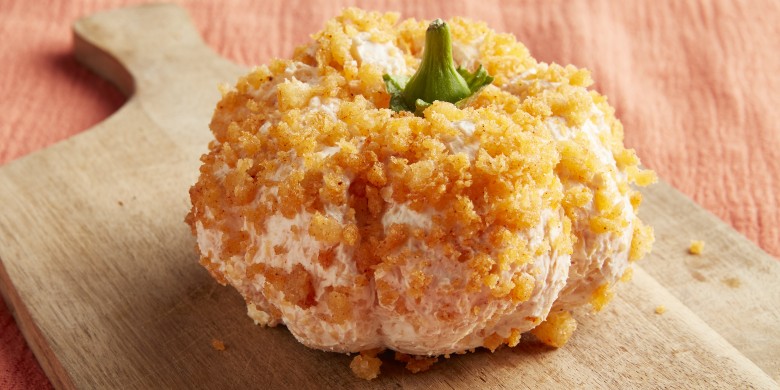 Pumpkin shaped kaasdip