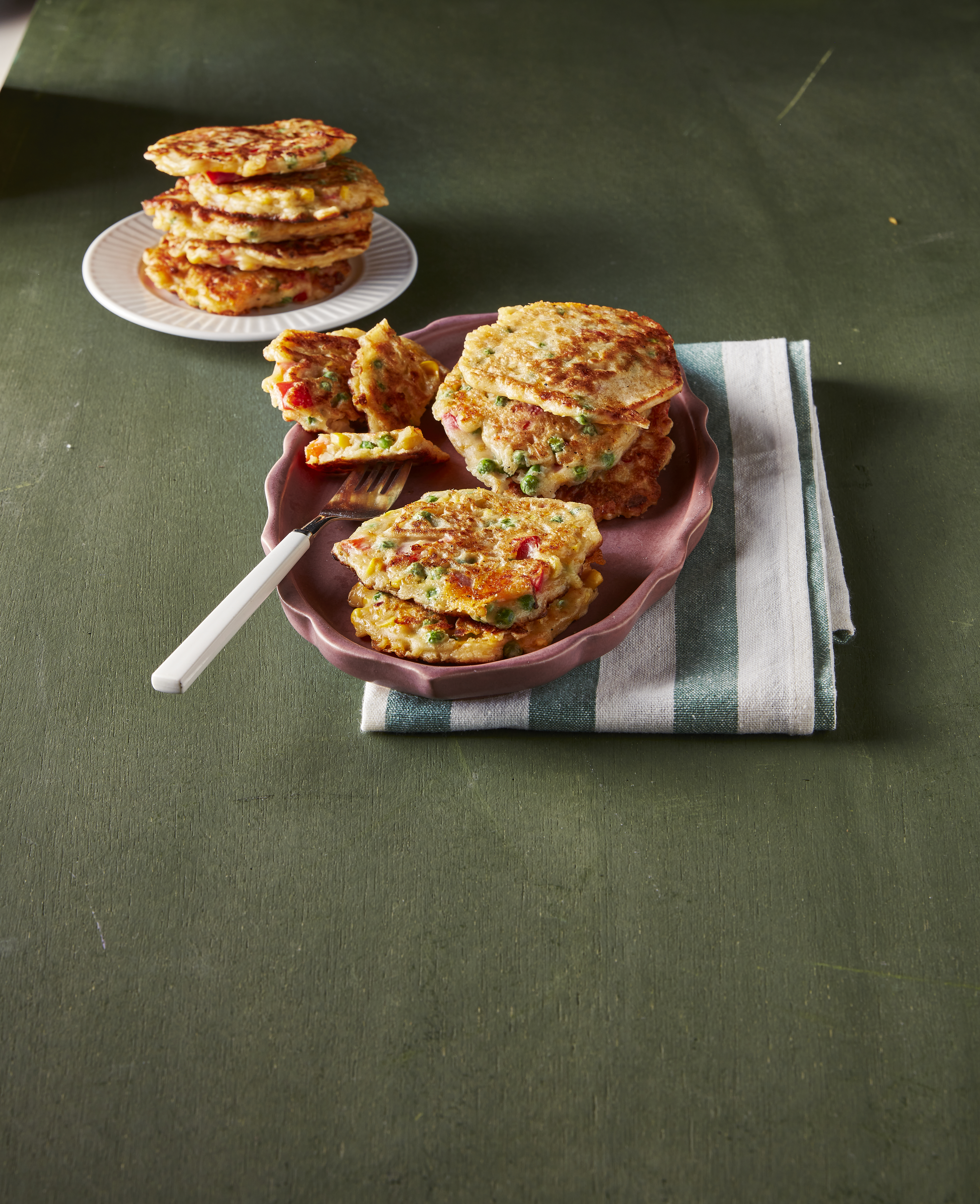 Maïskoekjes met erwten, paprika en cheddar