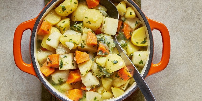 Kruidige stoof met knolgroenten en aardappels 