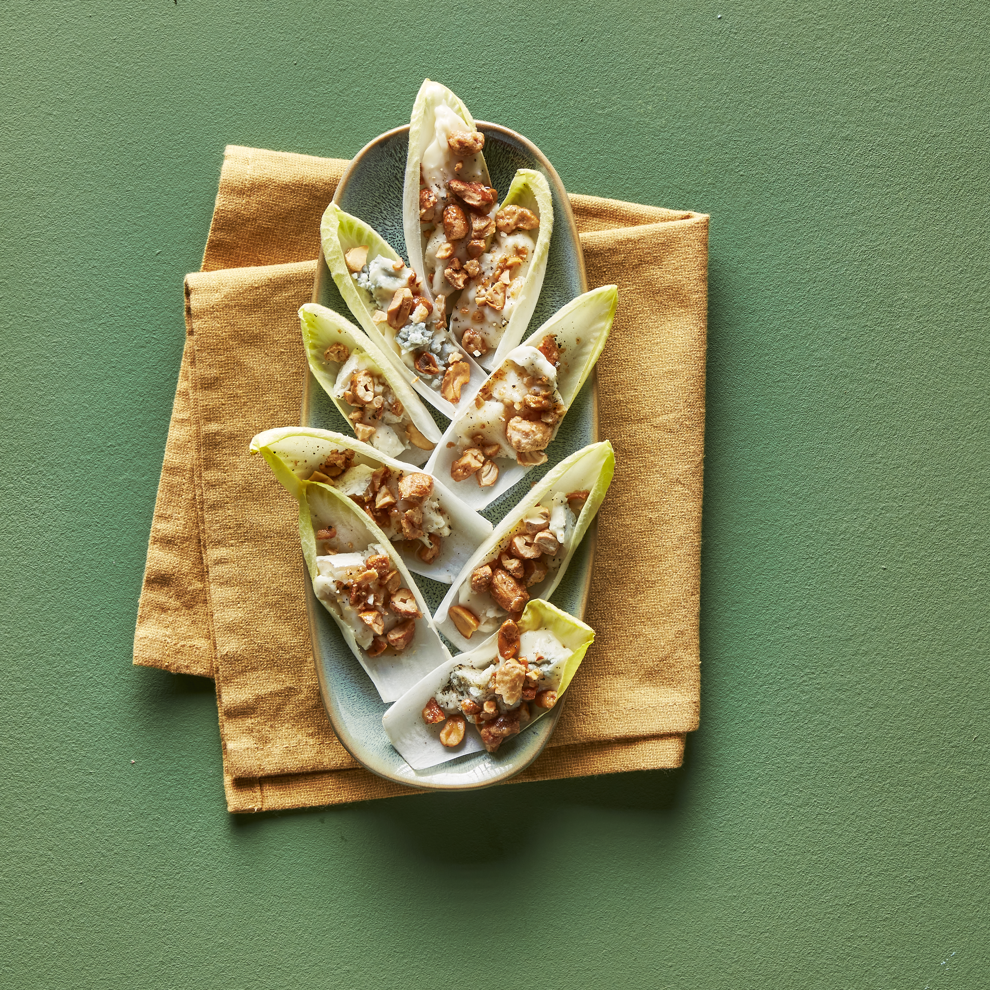 Witlofschuitjes met gorgonzola en nootjes