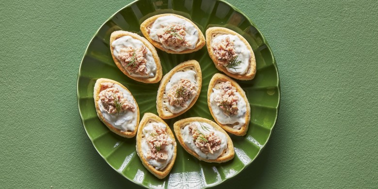 Toastjes met tzatziki en zalm 